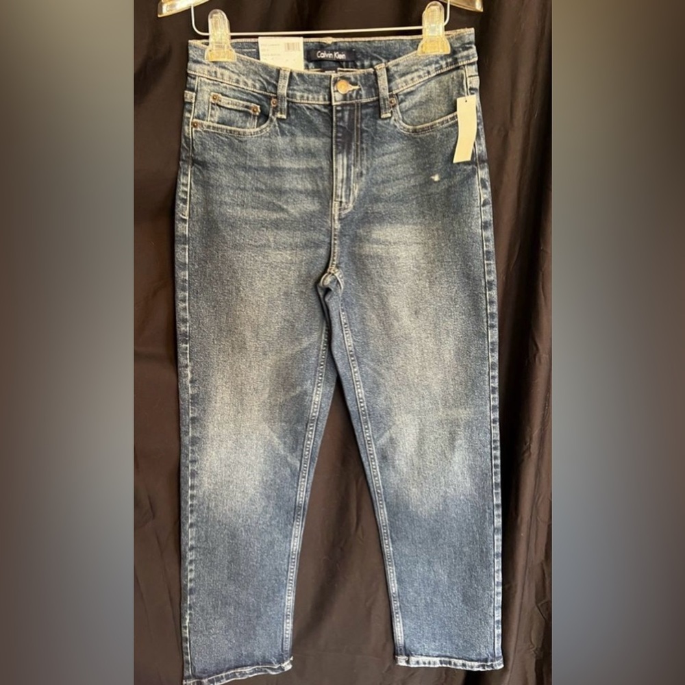 Calvin Klein NWT Women’s Vintage Straight Jeans (Size 4)